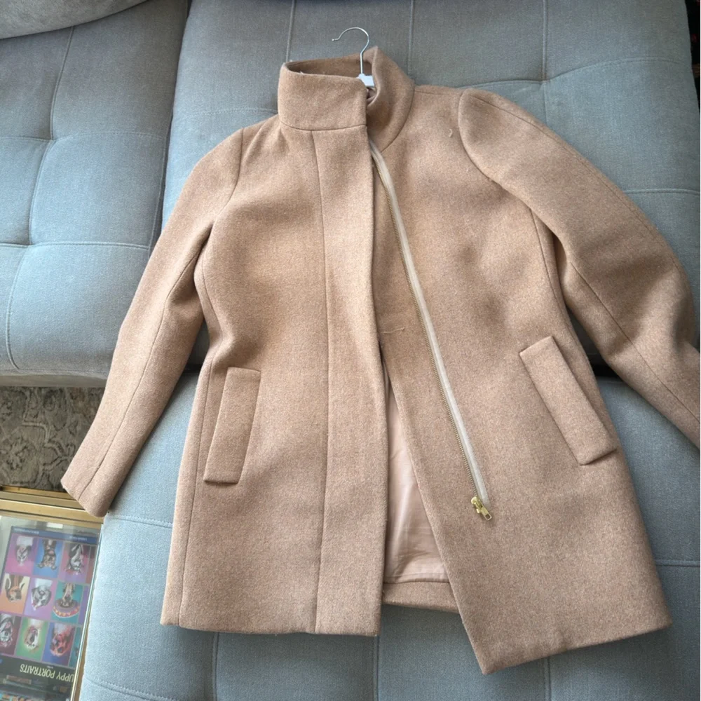 J. Crew Factory City coat with a button neck in Hthr Mushroom color size 4